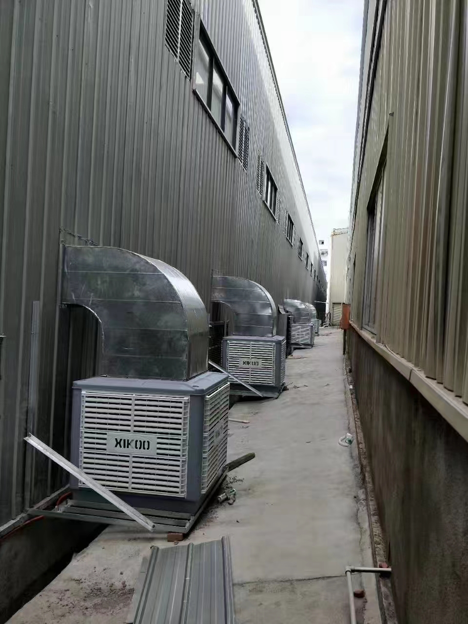 How to equip the air duct for industrial air cooler with an air volume of 18,000?